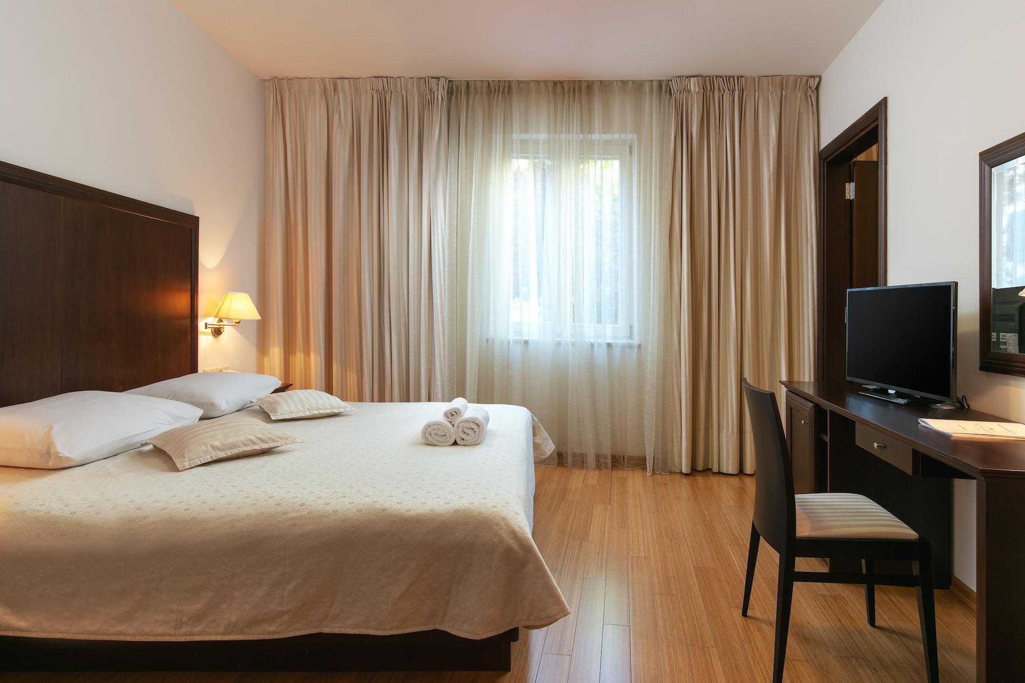 Hotel Croatia Baska Voda Ngoại thất bức ảnh