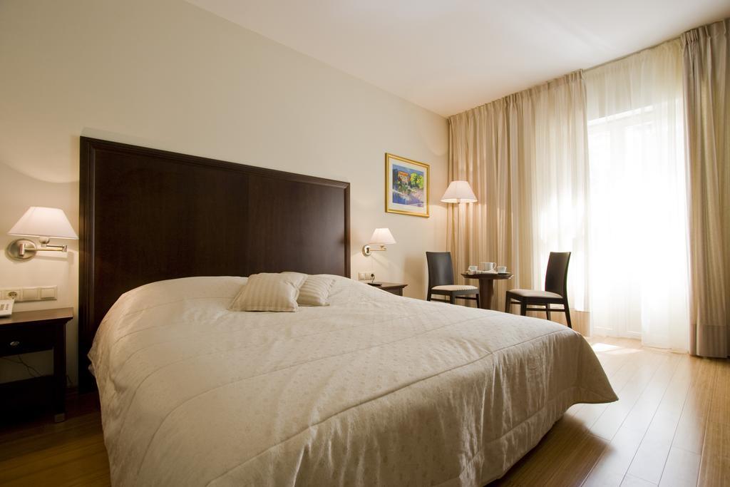 Hotel Croatia Baska Voda Ngoại thất bức ảnh