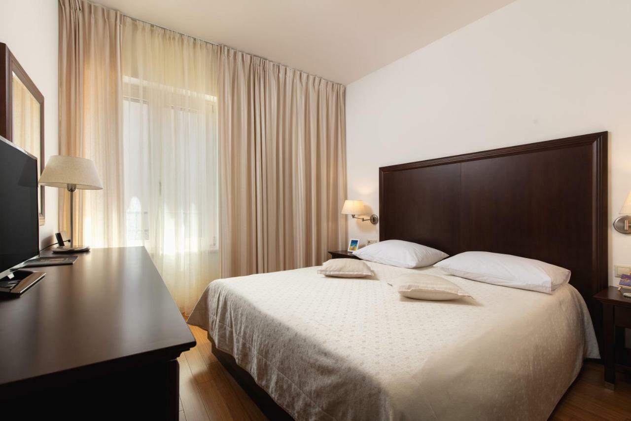 Hotel Croatia Baska Voda Ngoại thất bức ảnh