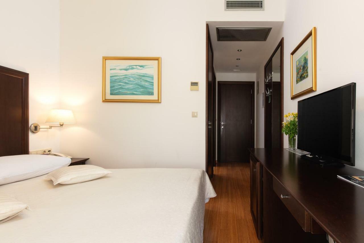 Hotel Croatia Baska Voda Ngoại thất bức ảnh